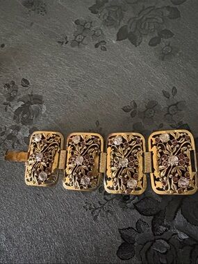 VINTAGE FOUR WIDE PANEL METAL RHINESTONE LINKED BOX CLASP BRACELET